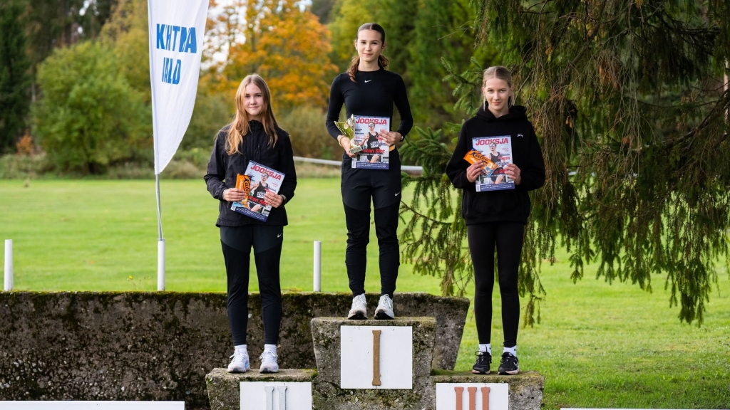 Spordiklubi Viraaž noored Eesti murdmaajooksu karikavõistlusel